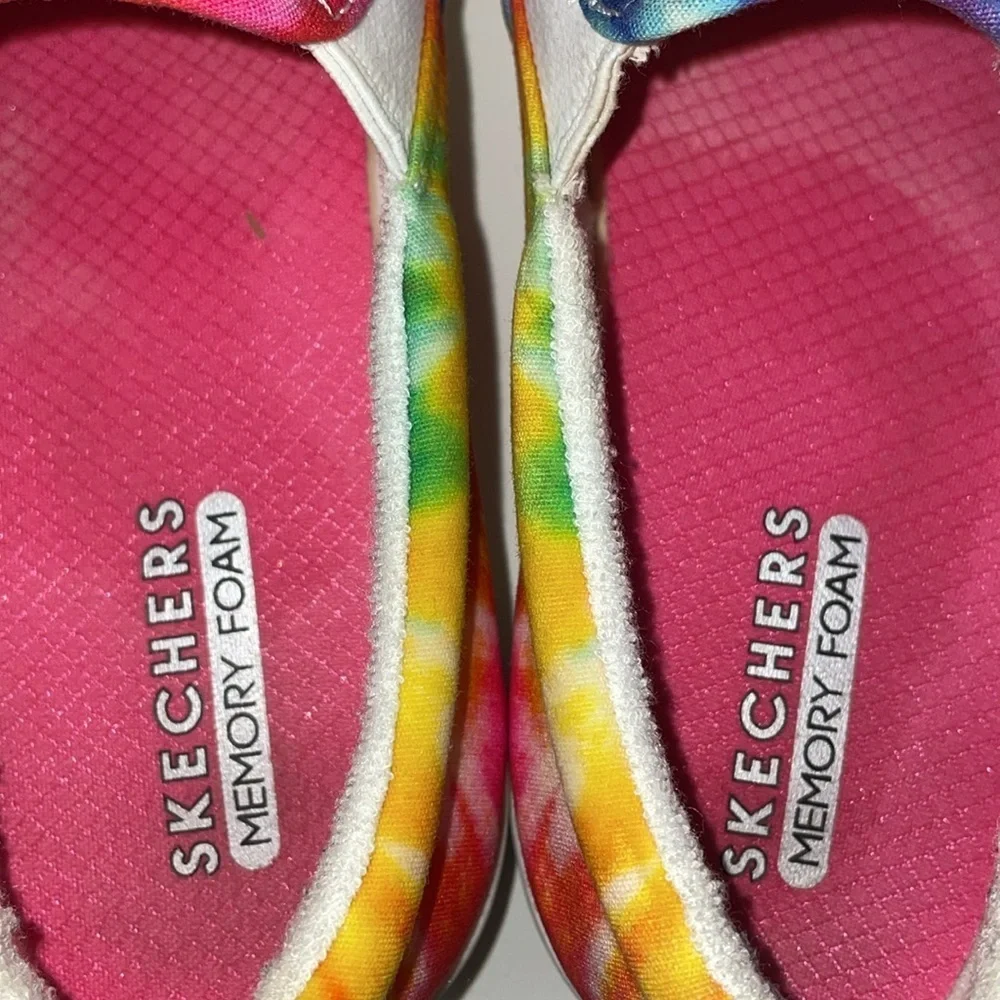 Skechers Poppy Hippy Hype Women Size 7.5 Rainbow Tie Dye Canvas Sneaker Shoe